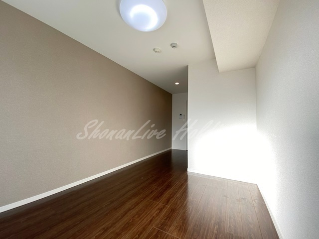 藤沢市湘南台５丁目のアパートの居間・リビング