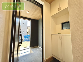 【玄関】 | 長期優良住宅　小学校4分　市川市宝　全1棟 | 施工例