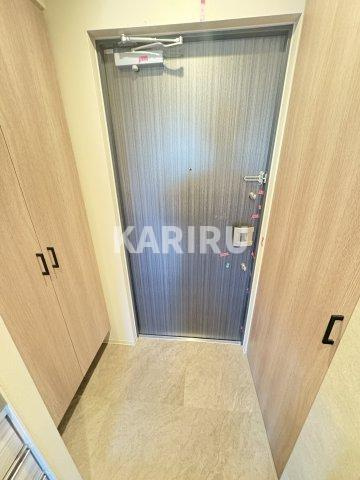 レジュールアッシュ緑橋駅前の玄関