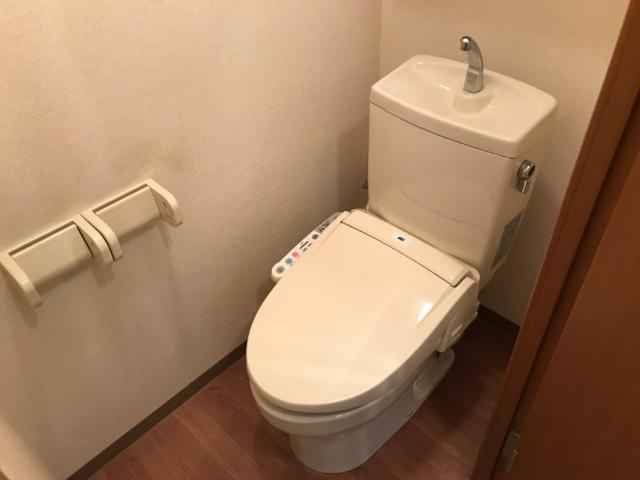 ソレイユⅠのトイレ|シャワー付トイレ