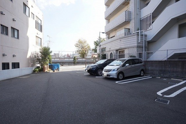 アン　フレーシュの駐車場