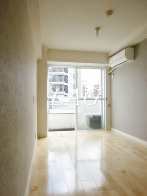 【居間・リビング】 | トップルーム横浜 | 洋室のお部屋です。