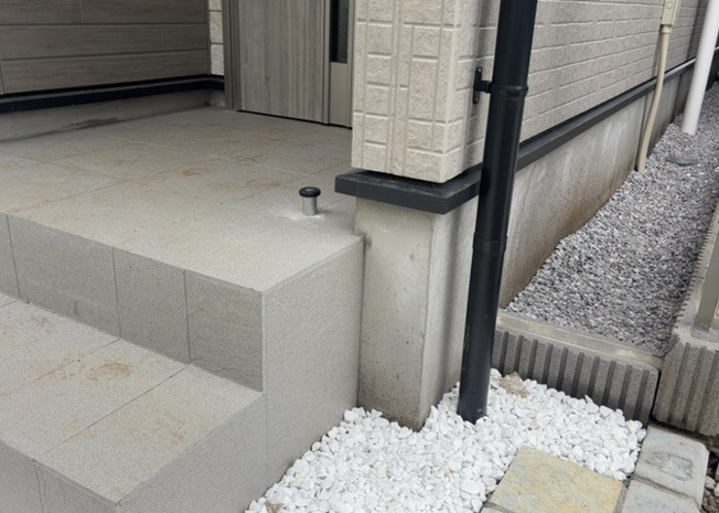 【構造・工法・仕様】 | 木造住宅とは土台、壁、柱など建築物の強度を支える構造体の材に木が使用されている構造を指します。構造体は建物の自重を支えるだけではなく風圧や水圧、積裁荷重などあらゆる衝撃に耐えるための基礎です。