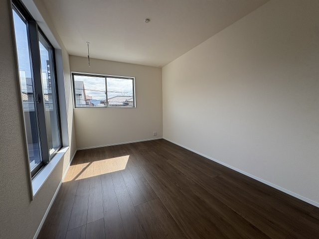 【寝室】 | 福岡市南区長住5丁目第8　1号棟（全3棟）【仲介手数料無料・0円】 | 施工例。施工例は完成時と異なる場合があります。