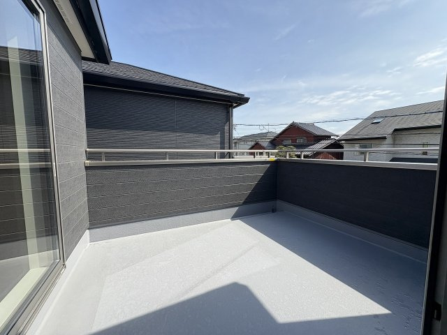 【バルコニー】 | 福岡市南区長住5丁目第8　1号棟（全3棟）【仲介手数料無料・0円】 | 現地写真。