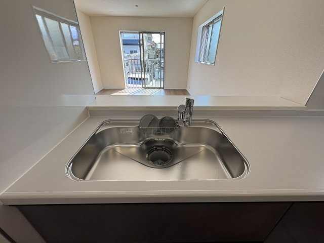 【キッチン】 | 福岡市南区長住5丁目第8　1号棟（全3棟）【仲介手数料無料・0円】 | 施工例。施工例は完成時と異なる場合があります。