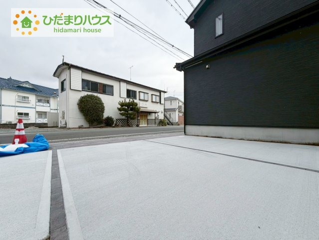 郡山市片平町モデル棟　新築戸建　3号棟の駐車場|ゆったりとしたカースペースで、ファミリーカーや軽自動車もラクラク駐車出来ますね♪