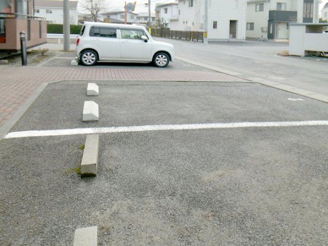メゾン・ド・ファミール　Ａの駐車場