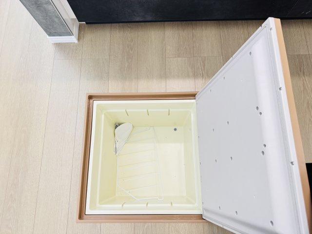 松戸市松戸新築戸建のキッチン|キッチン床下収納
