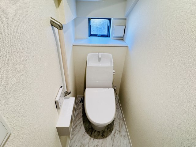 松戸市松戸新築戸建のトイレ|温水洗浄暖房便座つきトイレ