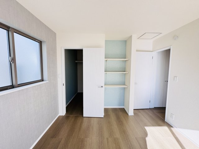 松戸市松戸新築戸建の寝室|7.5帖寝室・可動棚