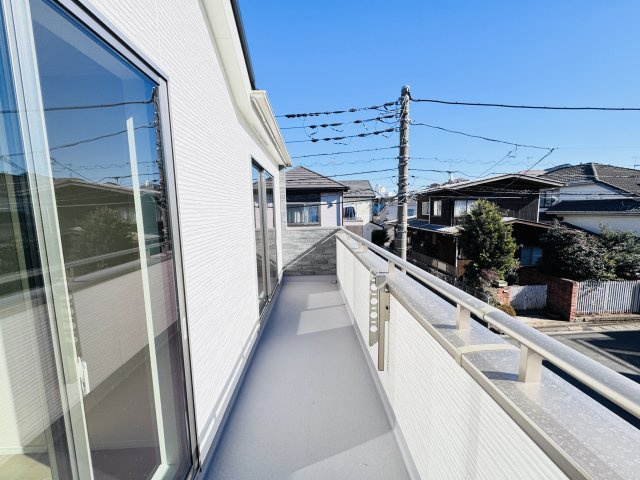 松戸市松戸新築戸建のバルコニー|南向きワイドバルコニー・日当たり良好♪