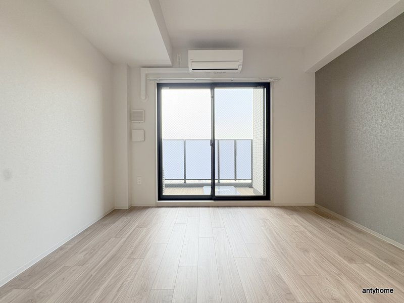 レジュールアッシュ緑橋駅前　仲介手数料無料の居間・リビング