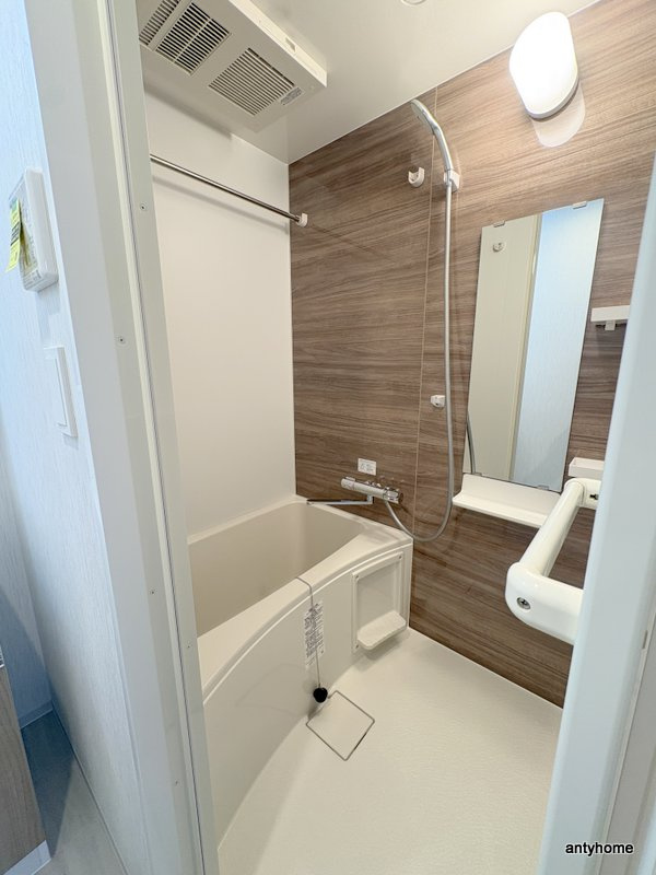 レジュールアッシュ緑橋駅前　仲介手数料無料の浴室