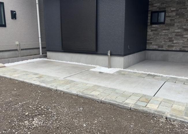 【庭】 | 庭があることでガーデニングや家庭菜園はもちろん、こどもの遊び場やペットを放して遊ぶことができます。また、家の周囲に余裕があるということです。隣地との間があれば、十分な日当たりと、風通しが確保できます。