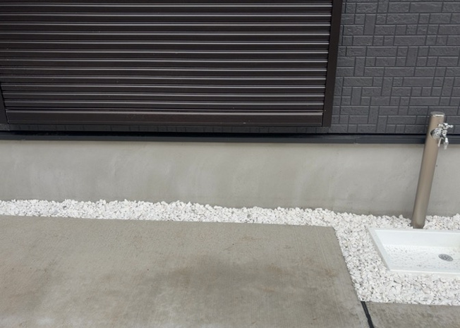 【構造・工法・仕様】 | 木造住宅とは土台、壁、柱など建築物の強度を支える構造体の材に木が使用されている構造を指します。構造体は建物の自重を支えるだけではなく風圧や水圧、積裁荷重などあらゆる衝撃に耐えるための基礎です。