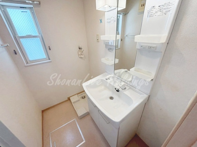 【洗面所】 | ライツ湘南 | 明るい洗面所です