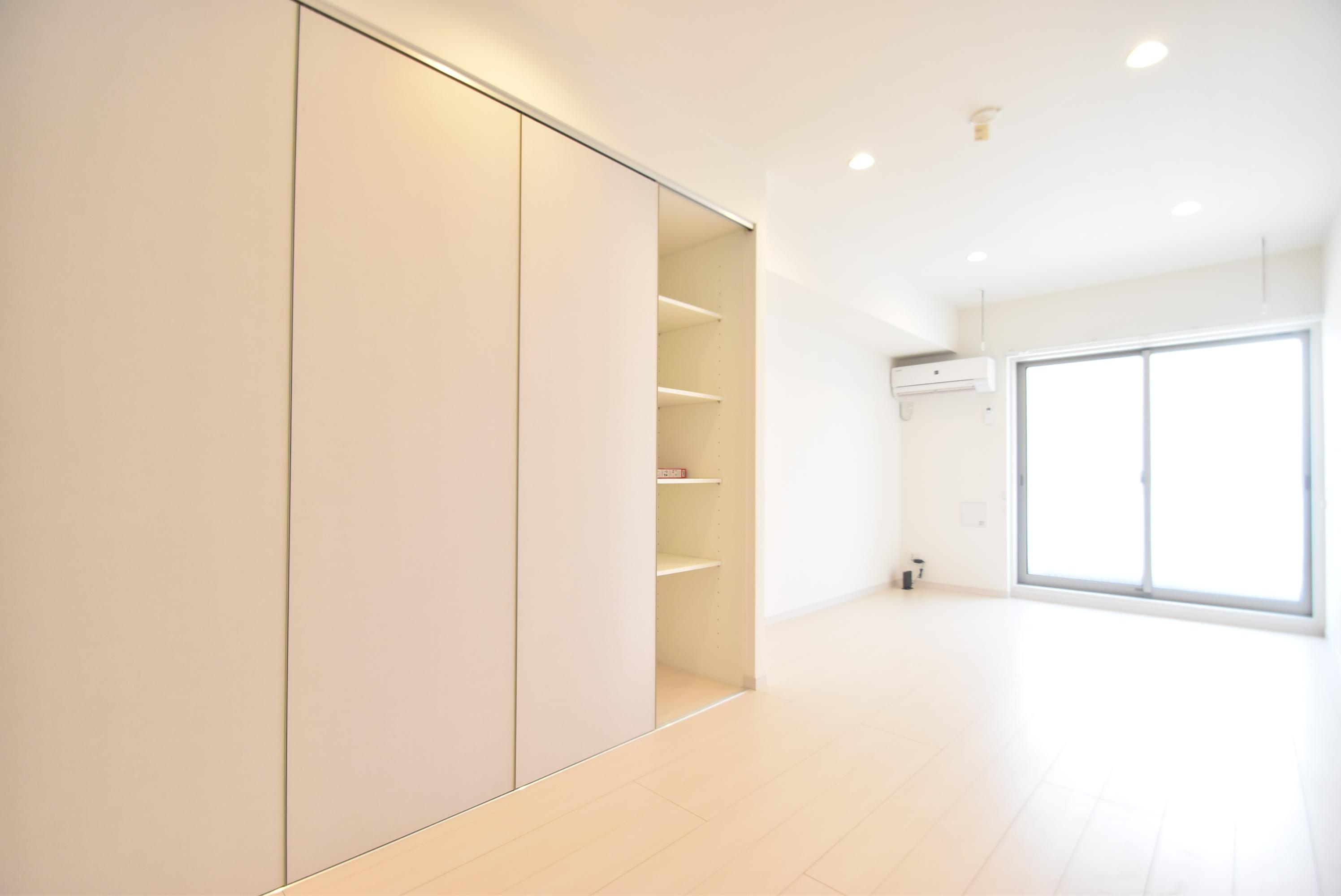 大阪市城東区東中浜１丁目の賃貸マンションの収納