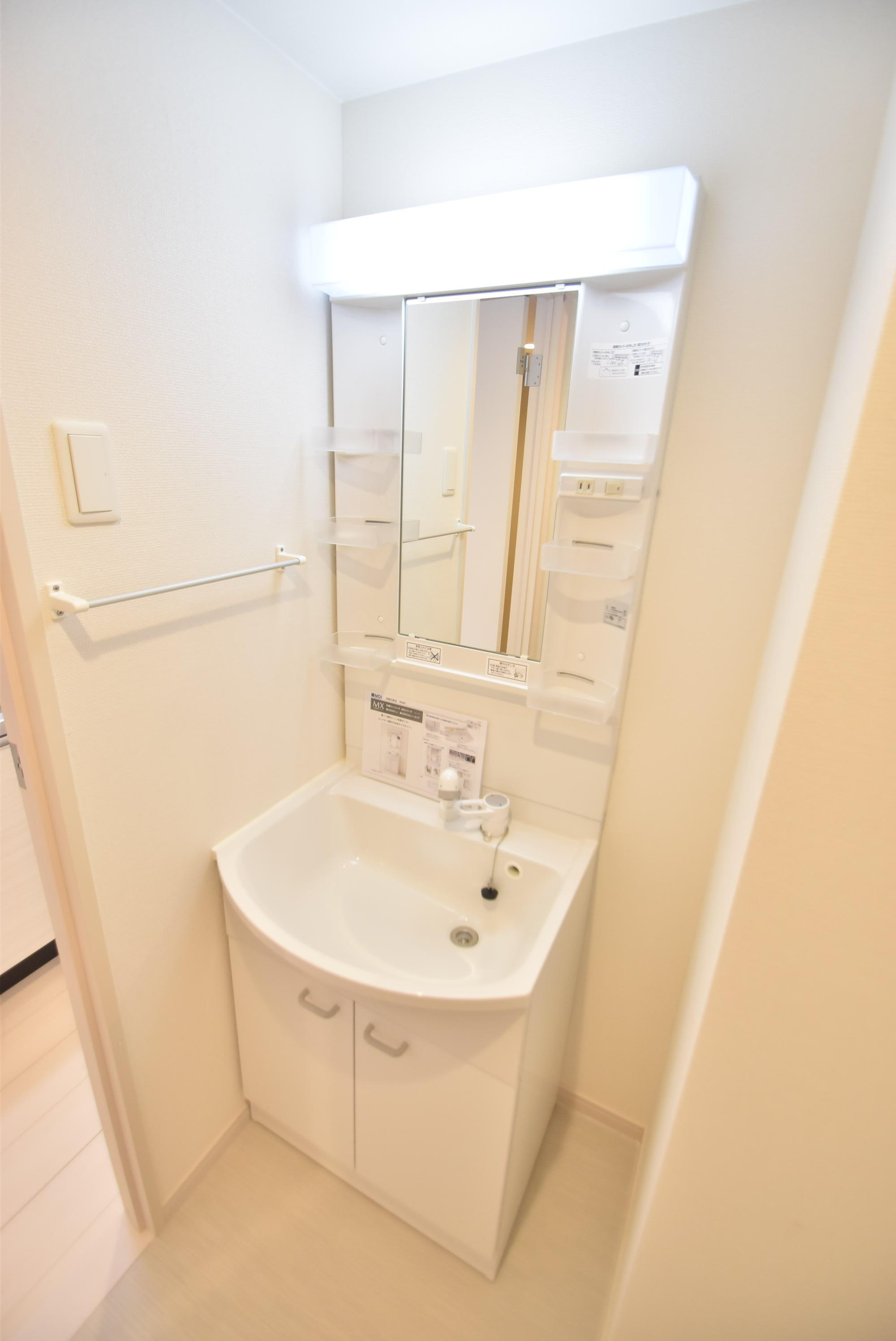 大阪市城東区東中浜１丁目の賃貸マンションの洗面所