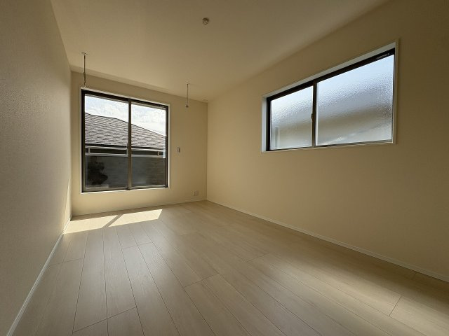 【寝室】 | 福岡市南区長住5丁目第8　2号棟（全3棟）【仲介手数料無料・0円】 | 施工例。施工例は完成時と異なる場合があります。