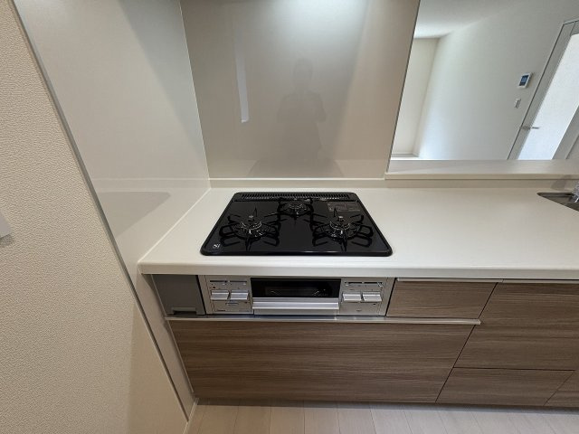 【キッチン】 | 福岡市南区長住5丁目第8　2号棟（全3棟）【仲介手数料無料・0円】 | 施工例。施工例は完成時と異なる場合があります。