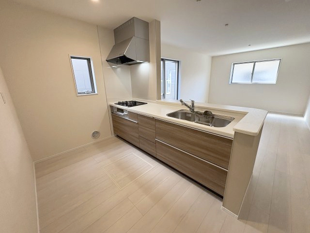 【キッチン】 | 福岡市南区長住5丁目第8　2号棟（全3棟）【仲介手数料無料・0円】 | 施工例。施工例は完成時と異なる場合があります。