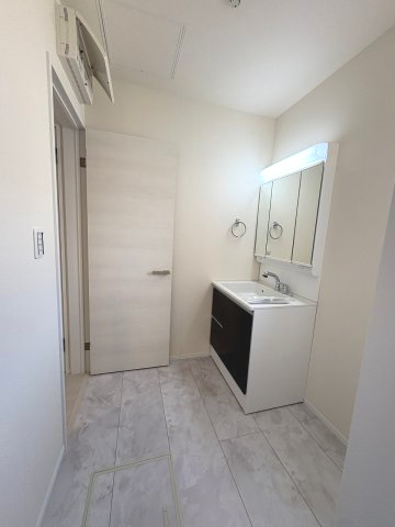 【洗面所】 | 福岡市南区長住5丁目第8　2号棟（全3棟）【仲介手数料無料・0円】 | 現地写真。