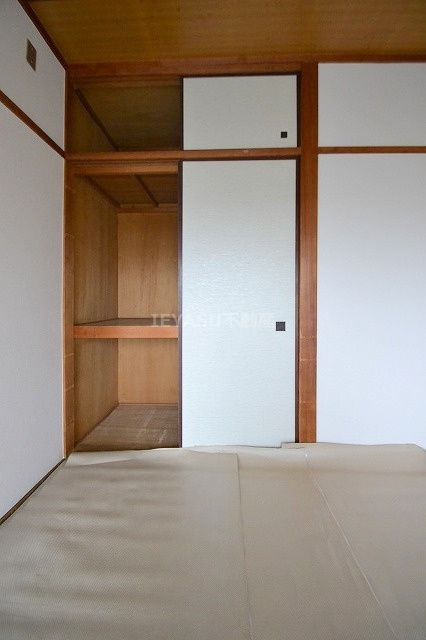 広島市西区南観音２丁目の賃貸マンションの収納