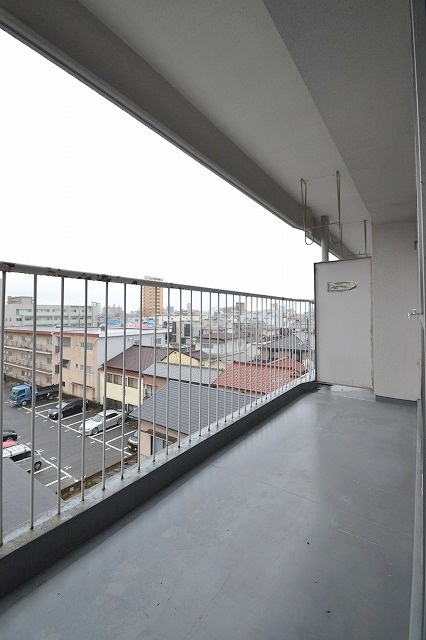 広島市西区南観音２丁目の賃貸マンションのバルコニー