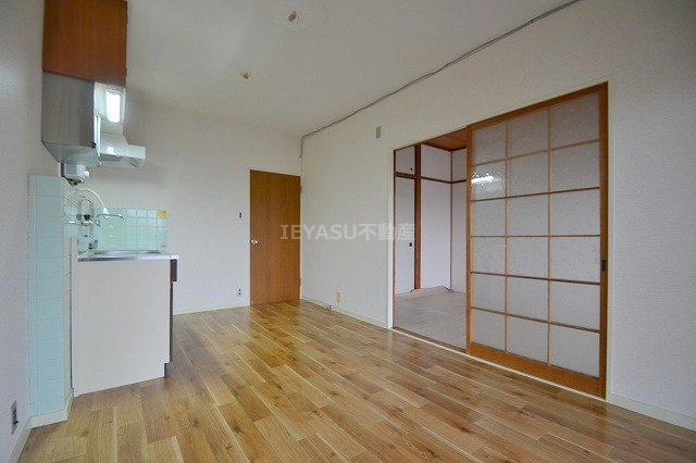 広島市西区南観音２丁目の賃貸マンションの居間・リビング