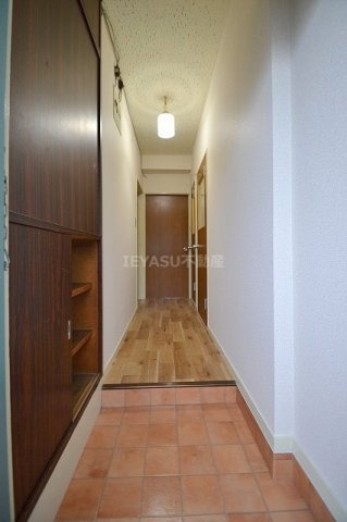 広島市西区南観音２丁目の賃貸マンションの玄関