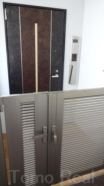 レジディア六本木檜町公園の玄関