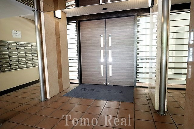 レジディア六本木檜町公園のエントランス