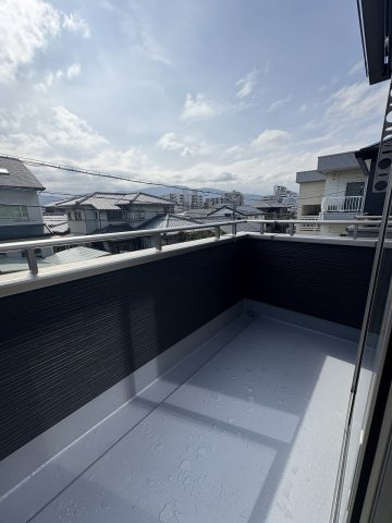 【バルコニー】 | 福岡市南区長住5丁目第8　3号棟（全3棟）【仲介手数料無料・0円】 | 現地写真。