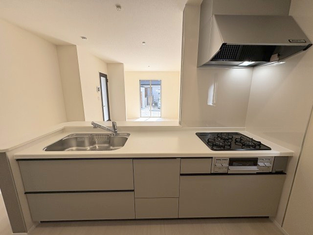【キッチン】 | 福岡市南区長住5丁目第8　3号棟（全3棟）【仲介手数料無料・0円】 | 施工例。施工例は完成時と異なる場合があります。

