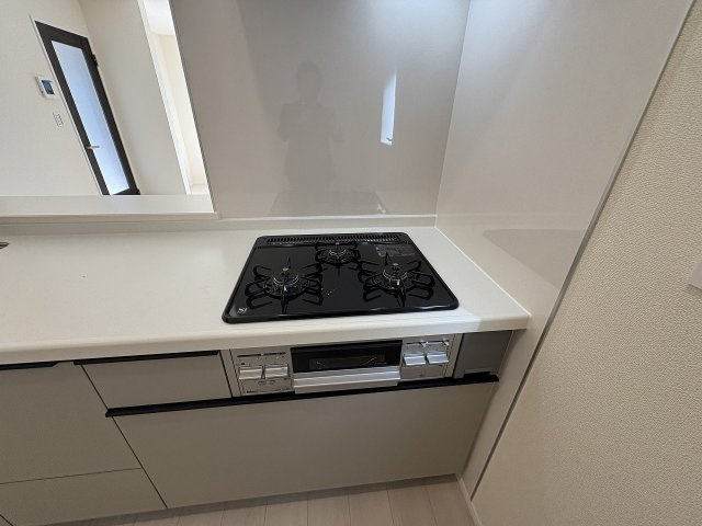 【キッチン】 | 福岡市南区長住5丁目第8　3号棟（全3棟）【仲介手数料無料・0円】 | 施工例。施工例は完成時と異なる場合があります。