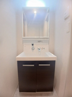 【洗面所】 | プリムローズ宝町 | ゆったりとスペースのある洗面所