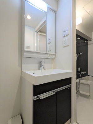 【洗面所】 | レグゼ王子神谷 | 広い洗面スペース