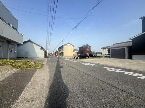 半田市乙川浜側町1丁目の前面道路含む現地写真|R7.4.19撮影　前道約6.6ｍ！