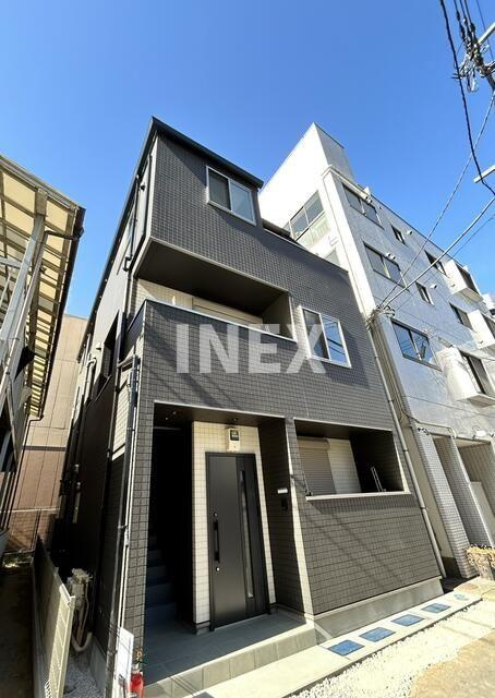 横浜市南区井土ケ谷中町のアパートの外観