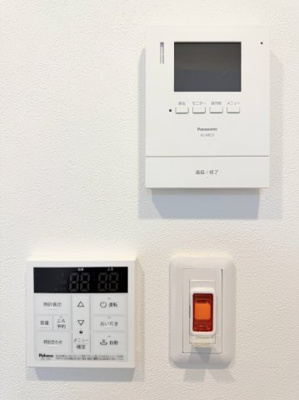 【防犯設備】 | 恒陽マンション | ◆玄関に行かなくても来訪者が確認でき、ハンズフリーで会話をすることが出来ます。モニターを確認する事によって防犯効果も高まります。