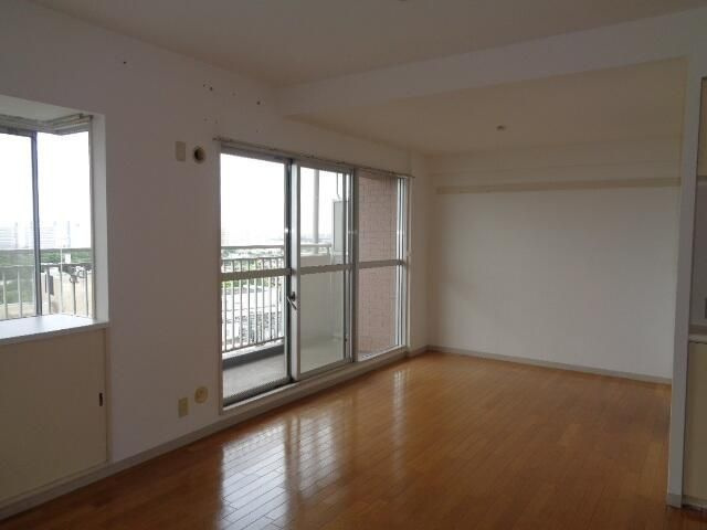 市川市福栄３丁目の賃貸マンションの居間・リビング