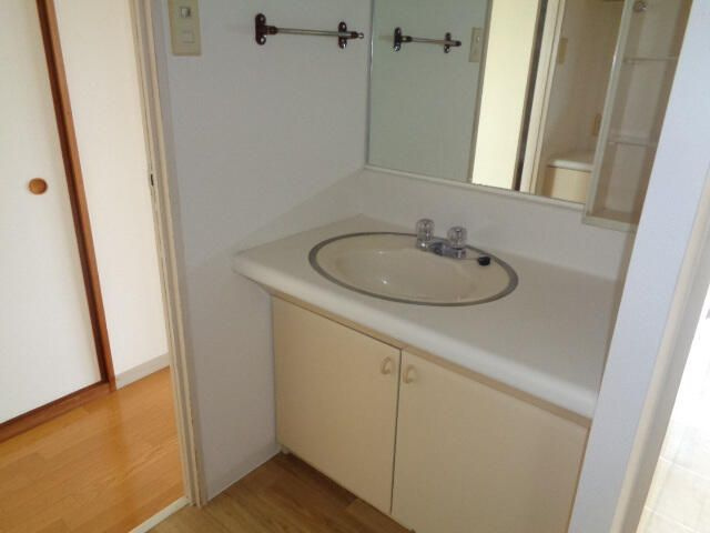 市川市福栄３丁目の賃貸マンションの独立洗面台