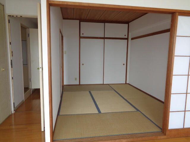 市川市福栄３丁目の賃貸マンションの収納