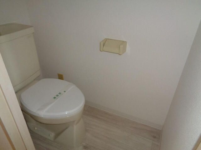 市川市福栄３丁目の賃貸マンションのトイレ