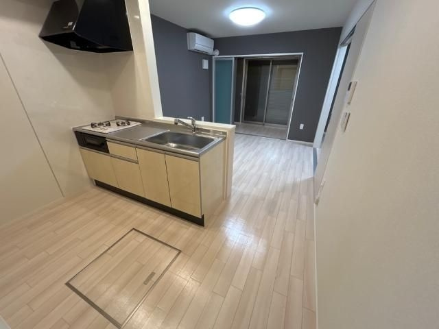 福岡市西区田尻１丁目のアパートの居間・リビング