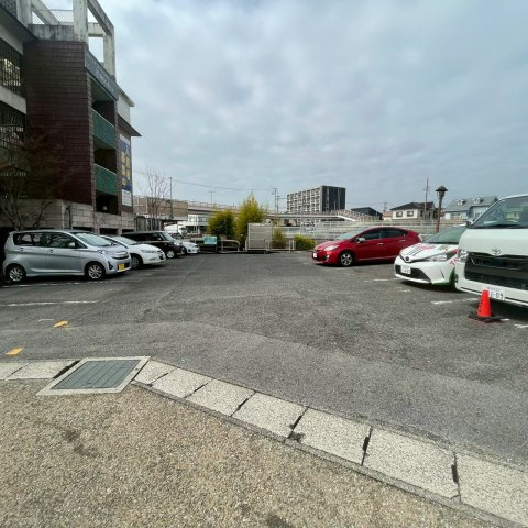 カーサジオの駐車場
