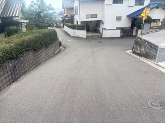 【前面道路含む現地写真】 | 廿日市市佐方３（山陽女学園前） | 前面道路広々で駐車がしやすいです。
