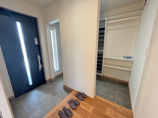 【玄関】 | 廿日市市佐方３（山陽女学園前） | 玄関広々♪