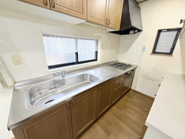 神戸市長田区御屋敷通六丁目中古戸建のキッチン